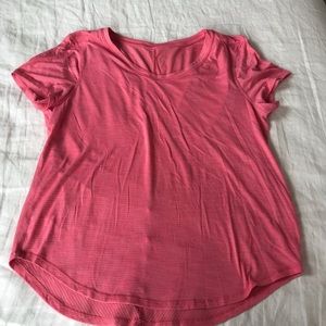 Flowy lululemon tee!